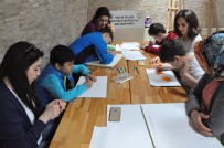 HAYVANLAR ALEMİ - Otizmli Çocuklar Hayvanat Bahçesini Gezerek Resim Yaptı