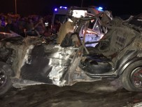 Otomobil Tankere Çarptı Açıklaması 1 Ölü, 2 Yaralı