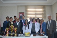 Şampiyon Çocuklar Vali Yardımcısı Özer'i Ziyaret Etti
