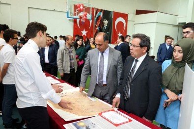 Yozgat'ta Öğrenciler Bilim Fuarında Hünerlerini Sergiledi