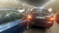 ZİNCİRLEME KAZA - Başkent'te 6 araç hurdaya döndü