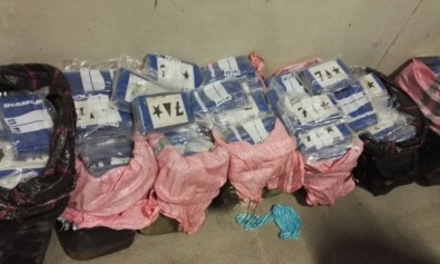 Çanakkale'de Gemide 293 Kilo Kokain Ele Geçirilmesi Kameraya Yansıdı