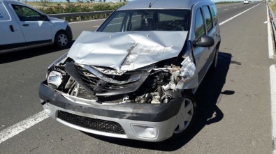 Gaziantep'te Otomobil İle Tır Çarpıştı Açıklaması 1 Yaralı