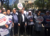 Göz Bandı Ve Bastonlarla Engelliler İçin Yürüdüler