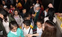 ÇOCUK TİYATROSU - Kars Belediyesi Çocukları Tiyatroyla Buluşturdu