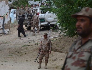 Pakistan'da Bombalı Saldırı Açıklaması 25 Ölü