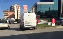 İLKOKUL ÖĞRETMENİ - Samsun'da Minibüsün Çarptığı Öğretmen Ağır Yaralandı