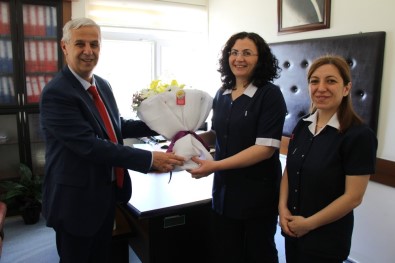 Söke Belediye Başkanı Süleyman Toyran Hemşireleri Unutmadı