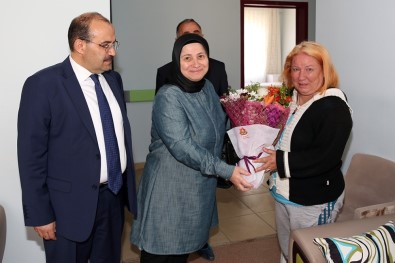 Vali Ustaoğlu, Engelsiz Yaşam Merkezini Ziyaret Etti