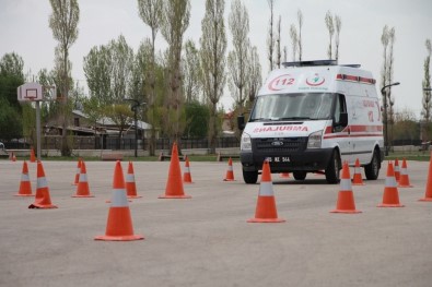 Van'da 'Ambulans Sürüş Teknikleri' Eğitimi