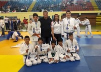 Yunanistan'dan 5 Madalya İle Döndüler