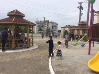 ÇOCUK PARKI - 690 Evler Dörtyol Kavşağında Çalışmalar Sürüyor