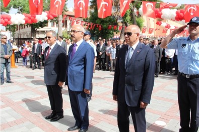 Bakan Elvan Açıklaması 'Bir Terör Örgütüne Karşı Başka Bir Terör Örgütünü Kullanmak Son Derece Yanlış Bir Yaklaşım'