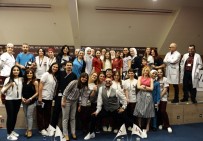 KOMEDYEN - Ceyhun Yılmaz, Hemşireler İçin Kitabını İmzaladı