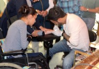 ODA TİYATROSU - Denizli'de 300 Engelli Vatandaşa 'Sevgi İzi' Yapıldı