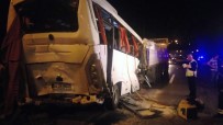 Servis Midibüsü İki Tırın Arasında Kaldı Açıklaması 8 Yaralı