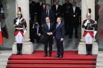 EMMANUEL MACRON - Fransa'nın Çiçeği Burnunda Cumhurbaşkanı Görevi Devraldı