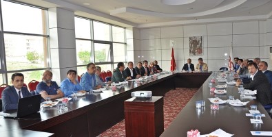 Kazakistan Büyükelçisi Elazığlı İş Adamlarıyla Bir Araya Geldi