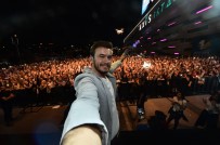 VATAN CADDESİ - Mustafa Ceceli Coşturdu