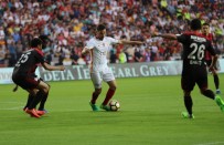 AHMET ÇALıK - Sneijder Aslanı İpten Aldı