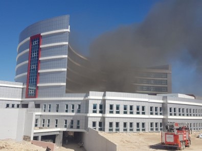 Beyşehir'de Hastane İnşaat Alanında Yangın