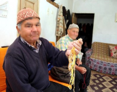 Bu köyde 15 yaşına kadar kadın, sonrasında erkek gibi yaşıyorlar!