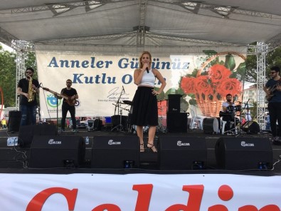 Çorlu'da Anneler Günü Konseri Düzenlendi