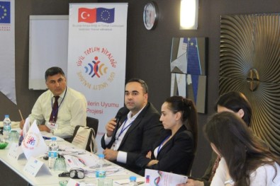 HRÜ Sivil Toplum Diyaloğu, Mültecilerin Uyumu Projesi Toplantısına Katıldı