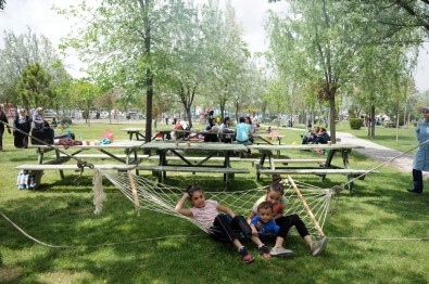 Konyalılar Hafta Sonları Parklara Akın Ediyor