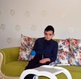 BEYAZ AY DERNEĞI - Tek İsteği Engelli Çocuğunun Tedavi Edilmesi