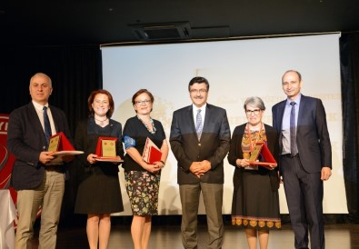 Prof. Dr. Mehmet Ünal; 'Üst Düzey Entelektüel Seviye, Alzheimer'ı Önlüyor'