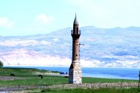 CAMİ MİNARESİ - 'Yalnız Minare' 30 Yıldır Ayakta