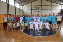 FETHİYE KAYMAKAMI - Fethiye'de Protokol Özel Sporcularla Futsal Oynadı