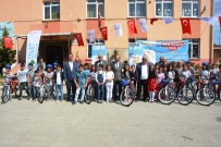 SOLAKLAR - İzmit'te Bisiklet Dağıtımları Devam Ediyor