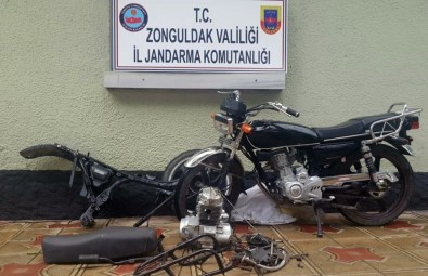 Motosiklet Hırsızları Jandarmaya Yakalandı