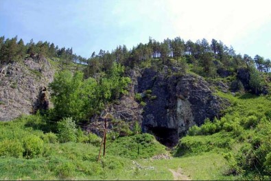 Sibirya'da Yapılan Kazıda 40 Bin Yıllık Bilezik Bulundu