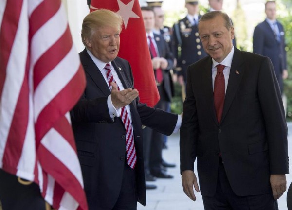 Trump Erdoğan'ı böyle karşıladı!