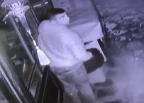 35 Bin Dolarlık Takı Çaldılar