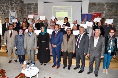 Altındağ'da 12 Yılda 9 Bin Kadın Okuma Yazma Öğrendi