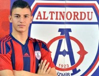 Altınordulu futbolcu İngiltere'ye transfer oldu