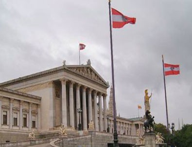 Avusturya Kur’an-ı Kerim dağıtılmasını yasakladı