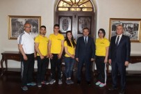 BİLEK GÜREŞİ - Bilek Güreşi Şampiyonları Vali  İsmail Çataklı'yı Ziyaret Ettiler