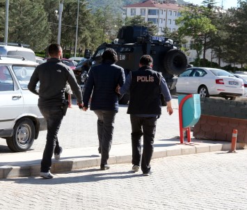 Elazığ'da 20 Kişiye FETÖ Gözaltısı