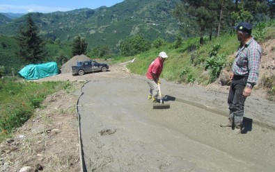 Fatsa'da Beton Yol Çalışması
