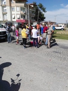 Manavgat'ta Otomobil İle Motosiklete Çarptı Açıklaması 2 Yaralı