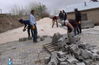 ÖZALP BELEDİYESİ - Özalp Belediyesinden Yol Yapım Çalışması
