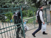 LAV SİLAHI - Suç Örgütü Lideri Sedat Şahin'in Evinden Cephanelik Çıktı