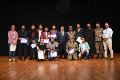 Suriye Türk Tiyatrosu'ndan 'Bir Adım Mahkumunun Son Günü' Oyunu