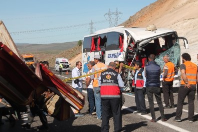Vali Zorluoğlu, Otobüs Kazasıyla İlgili Açıklama Yaptı