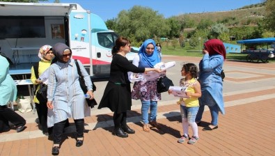 Aksaray'da Dünya Hipertansiyon Günü'nde Vatandaşlar Bilinçlendiriliyor